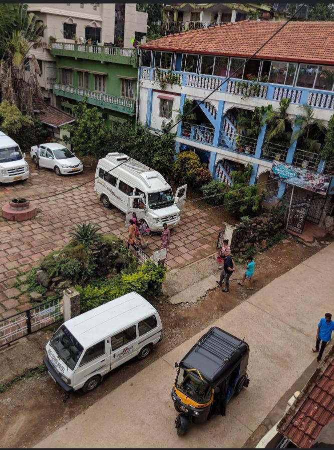 Готель Hill Town KODAGU Екстер'єр фото